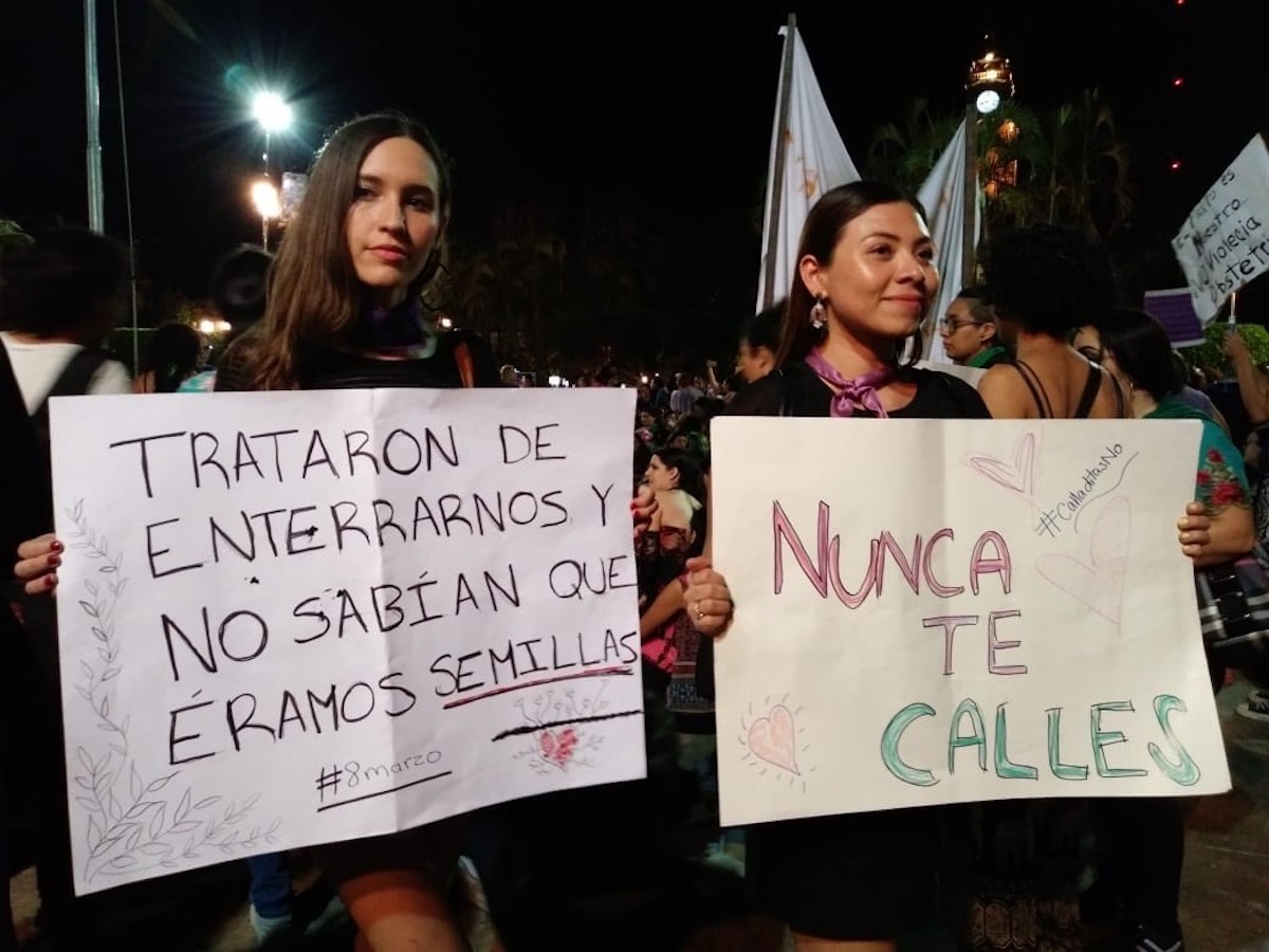 Mujeres Marcha 2