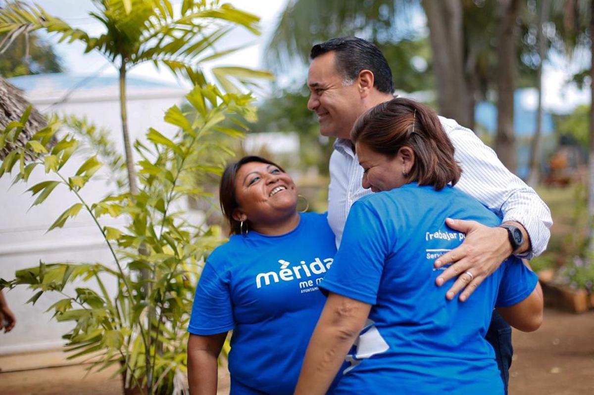 Renan Y Empleadas Municipales