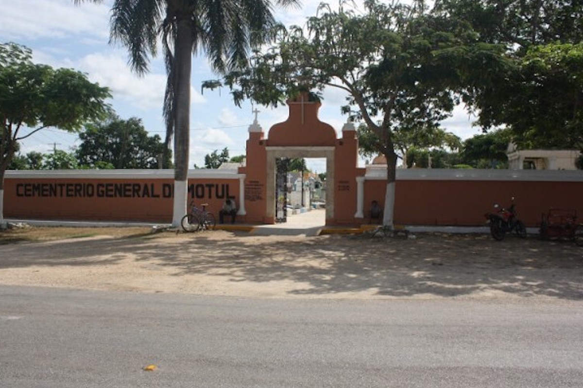 Motul Cementerio