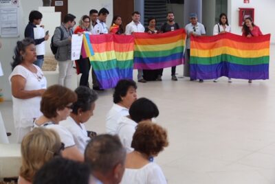 Gay rezadoras