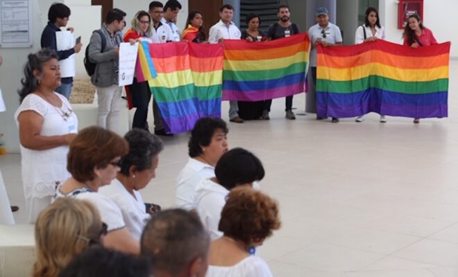 Gay rezadoras