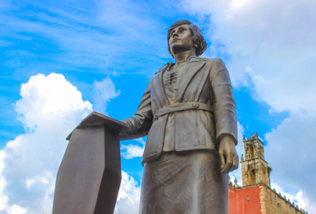 Elvia estatua