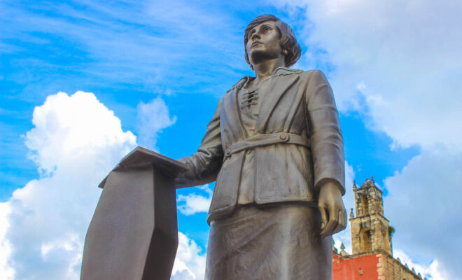 Elvia estatua