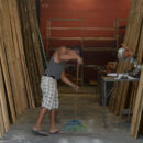 Hombre barriendo 2