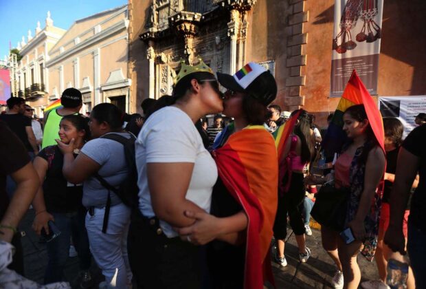 Beso lesbianas