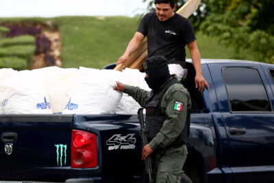 Policia reten