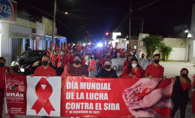 Marchan para concientizar sobre el VIH-SIDA en Umán