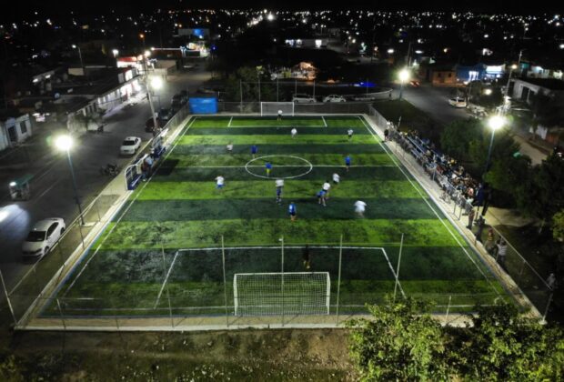 Inauguran parque infantil y cancha de fútbol en Villas del Oriente