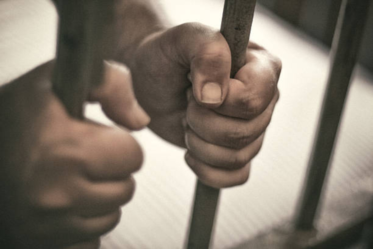 Prisión preventiva para sujeto que violó a su hija en 2016