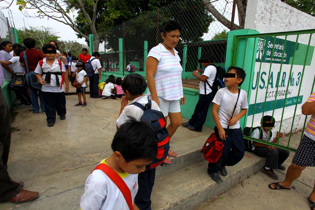 Niños escuelas
