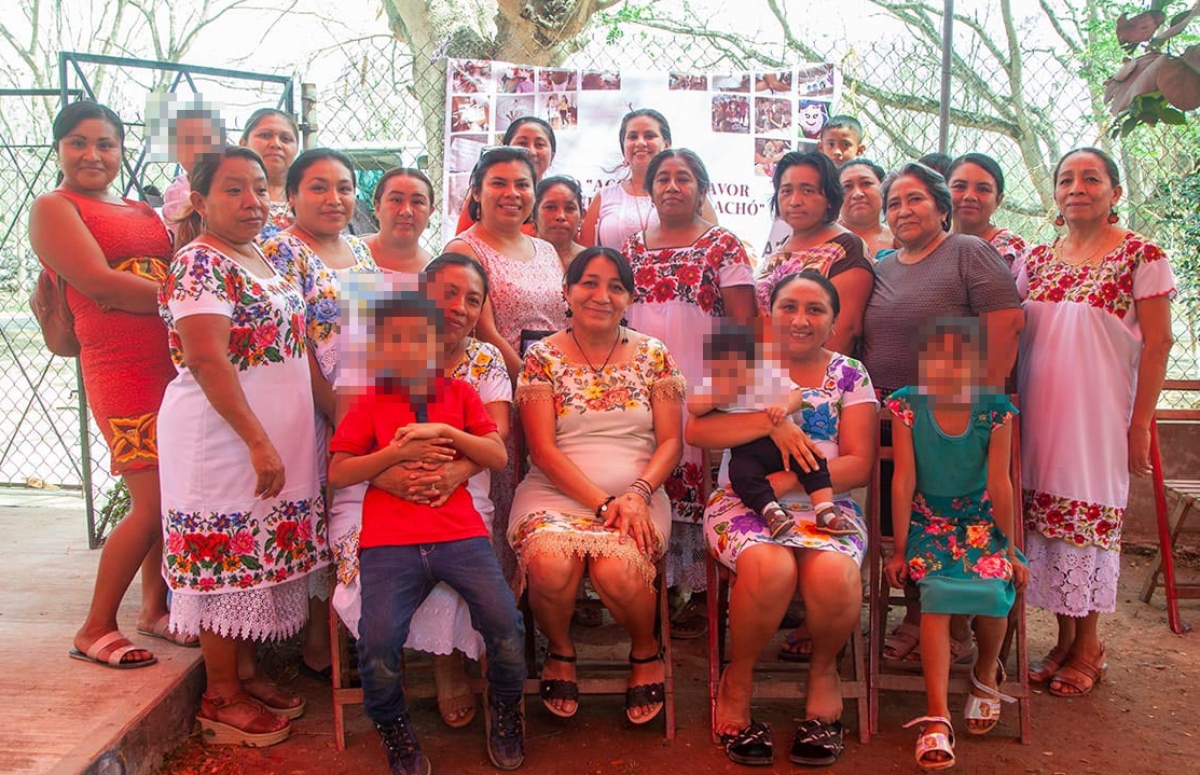 Promotoras En Halachó Apis