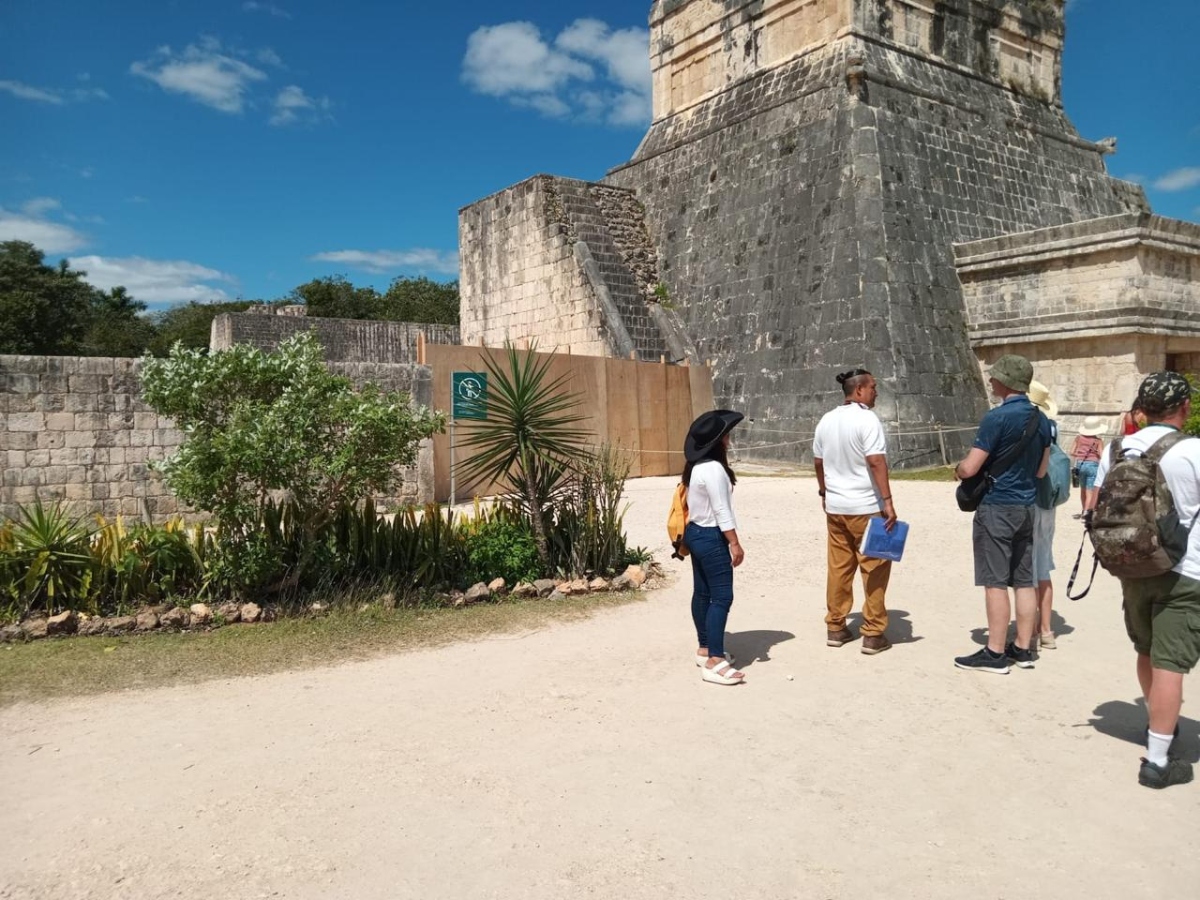 Juego De Pelota Chichen Itza Cerrado